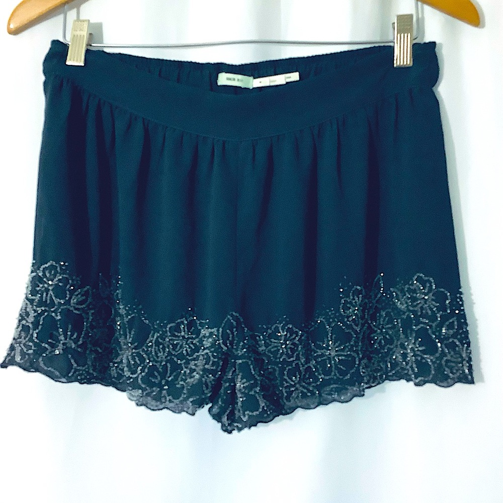 Kimchi Blue Beaded Shorts. Size M